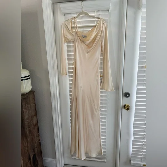 SHONA JOY LA LUNE ASYMMETRICAL LONG SLEEVE MAXI DRESS - CREAM Size 2 - www.buildwithchirag.com SHONA JOY LA LUNE ASYMMETRICAL LONG SLEEVE MAXI DRESS - CREAM Size 2 - www.buildwithchirag.com